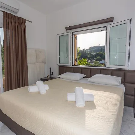 Spiros House Апартаменты *