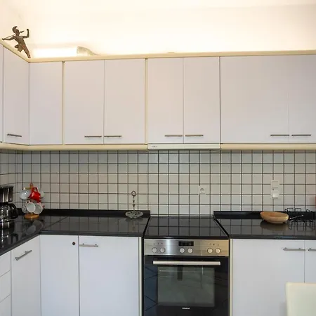 Апартаменты Spiros House *