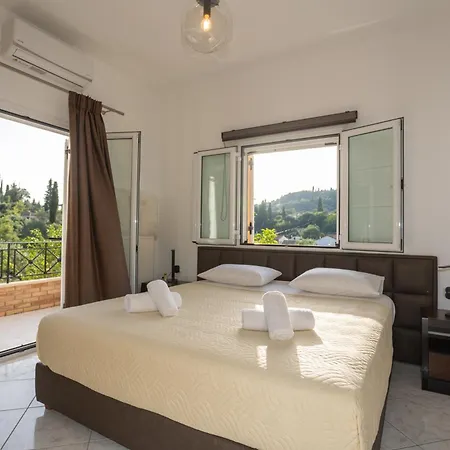 Spiros House Kynopiastai