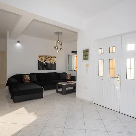 Апартаменты Spiros House Kynopiastai